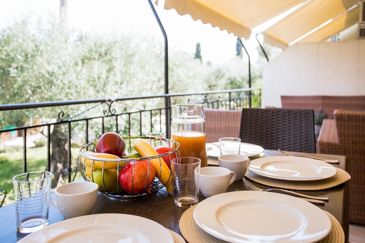 Olive Grove Poolside Apartments Benitses  Exterior photo