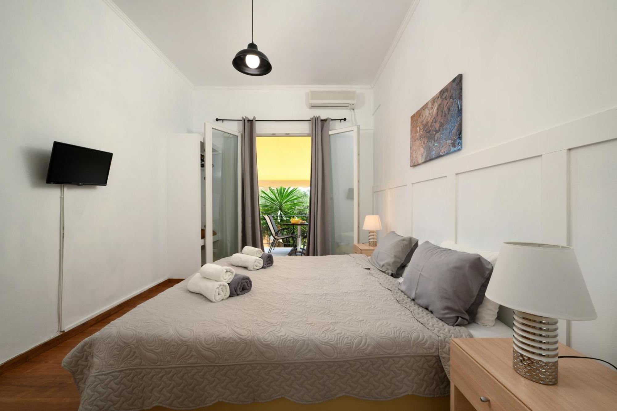 Olive Grove Poolside Apartments Benitses  Exterior photo